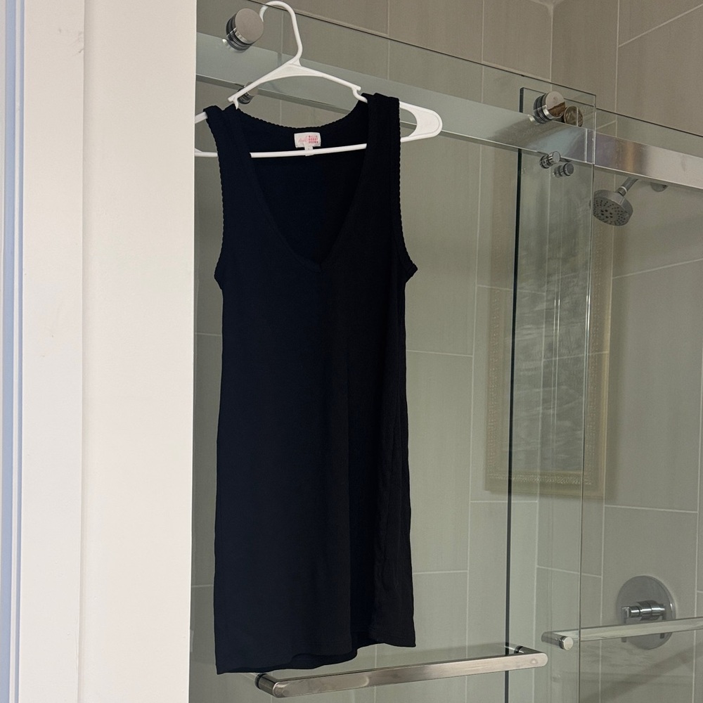 Black Sleeveless Dress